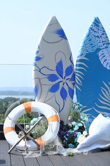 Photo-op and Floral detail — Pool Party decor — JW Marriott